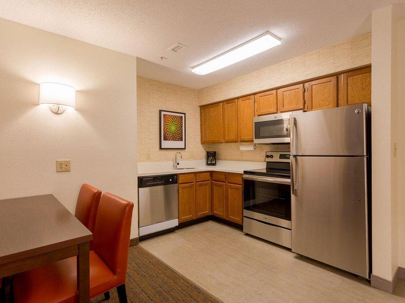 CDCFC5C4AFA37E42717C671F77709318