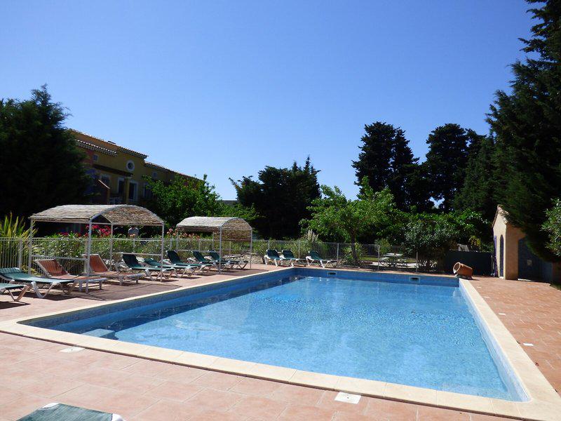 51BD7830E7DAA8101B6DB76DD06DED8F