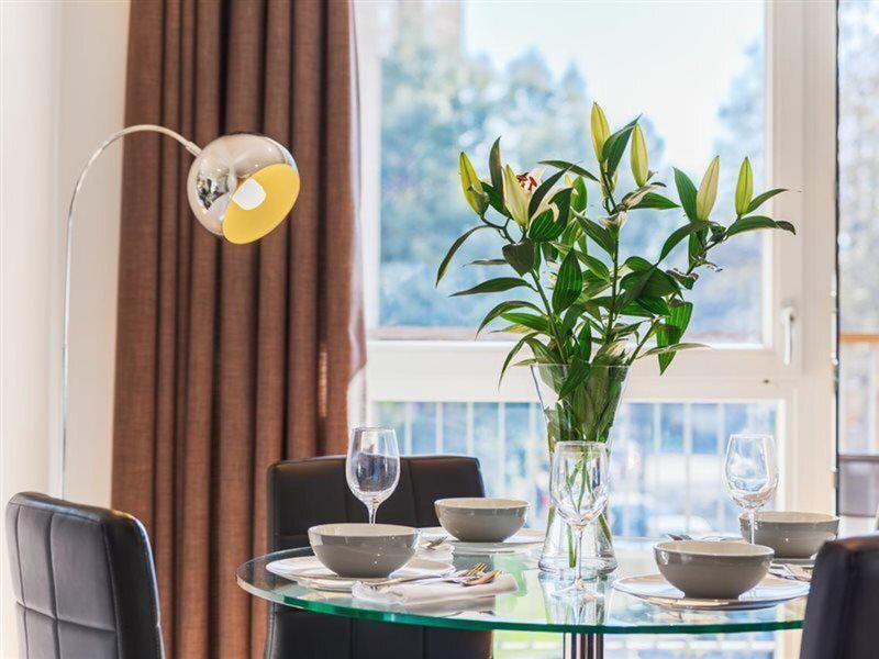 08CB6DCA2AE6E4872453C31A49B5A8C9