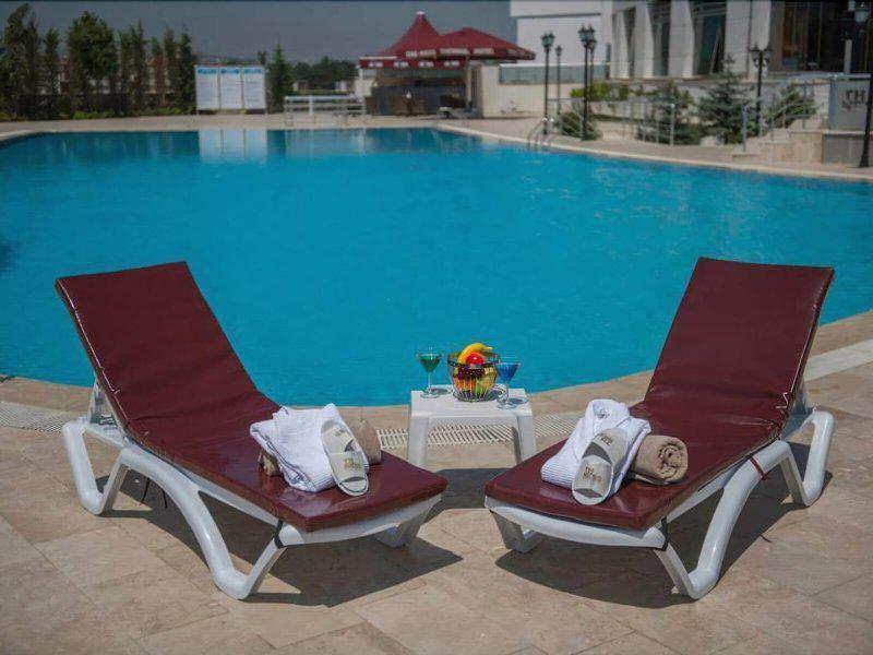 03F2DC534B33AF8CACCEA6AFE21C723A