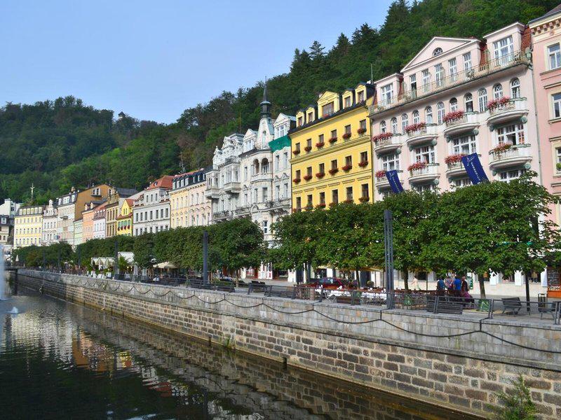 BB1AE7C28D902E263B676E6F51D775B2