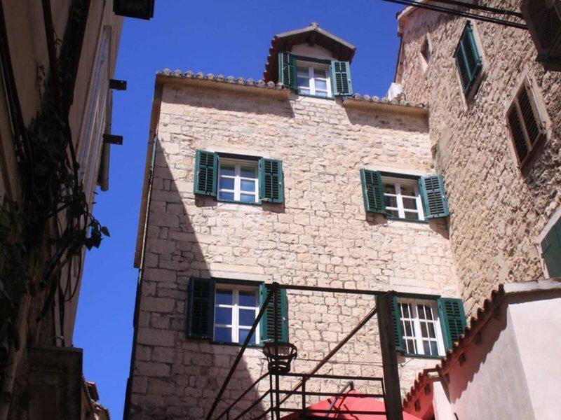 5AA721946E46258AC37BB6425F5B1108