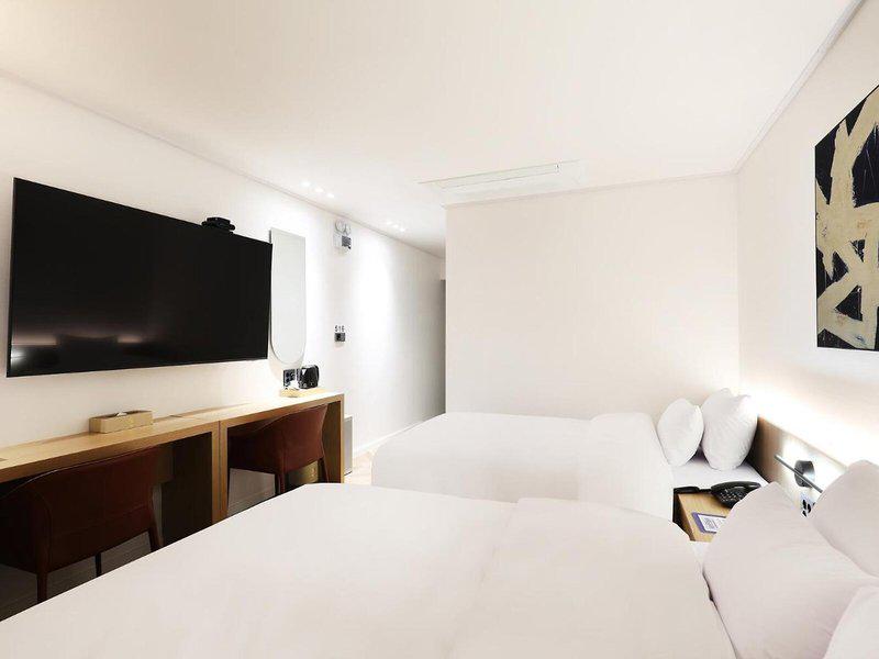 4A8DD15FE673E0BE0B33F6794F587863