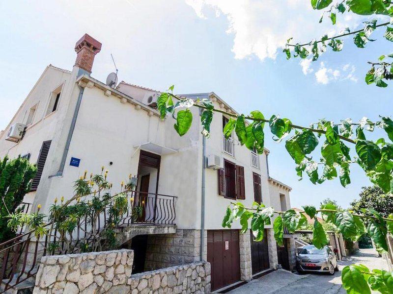 2C6873F9A49C7B33DE09C542DA486001