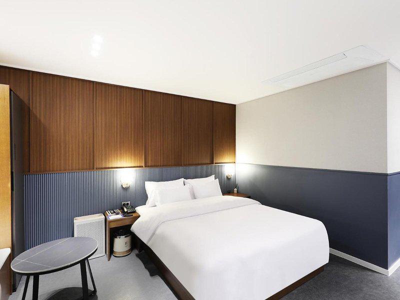 9930C5F299FAF133E88F979A65C17212