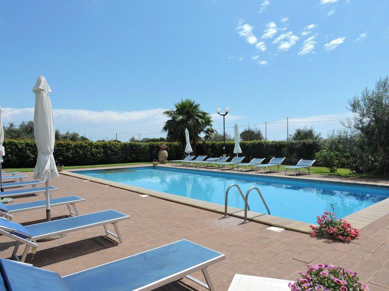 9F0A77CFA80D54241A1166384623341B