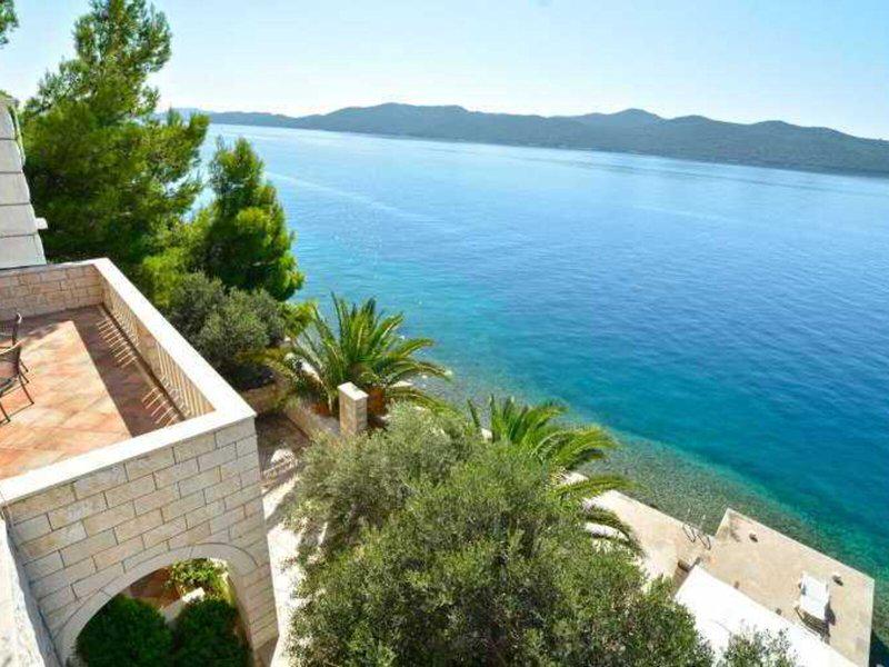 90CF3F5333D45BD10C2ED0D2FA9BADC8