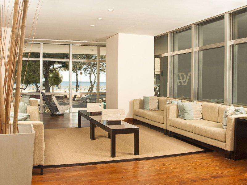 B89FFF5770F9C2D77B78649B9091CDB3