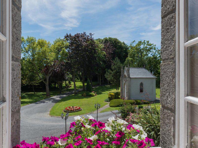 B9C9E2DEC63407149720F9A46779C005