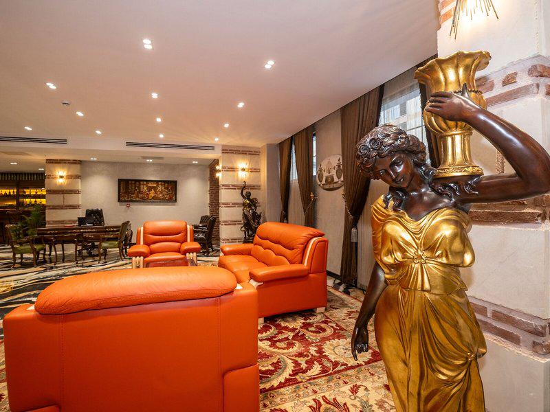 2B55CFA8E45087D1B4E452A8F138EEEE