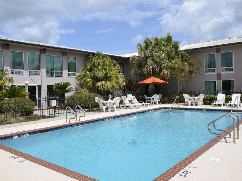 BAEE3BA84C7EBF89F8E7CC44824E3565