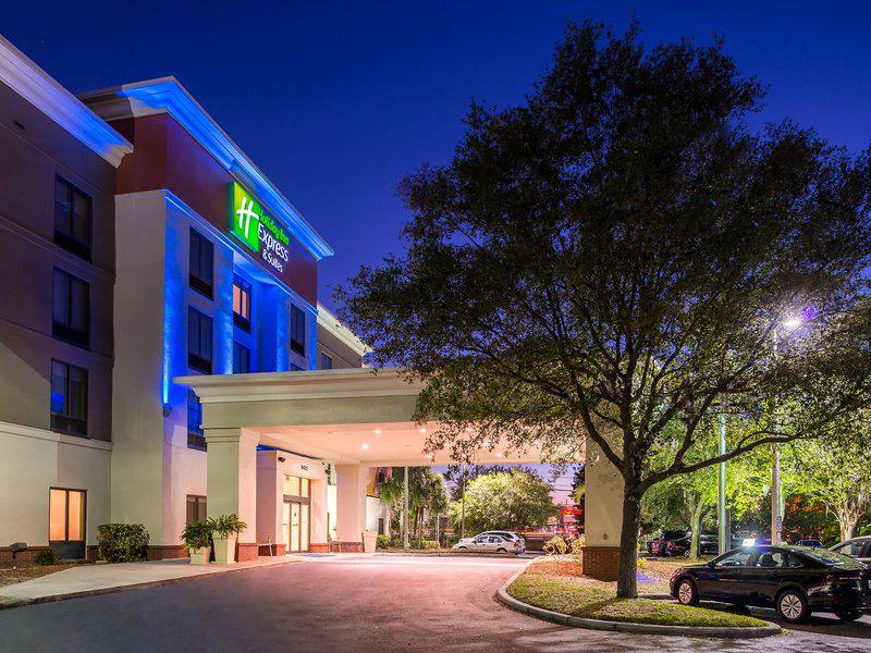 FF7C00669BF6ACD0B4B0A9483AC5DB82