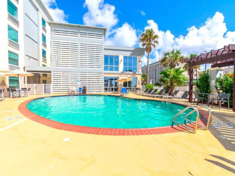 0F4E9FE1582B7F8D737D91C5681754DE