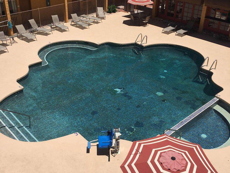 79EC174D7B3D3AF4474638C1A460D660