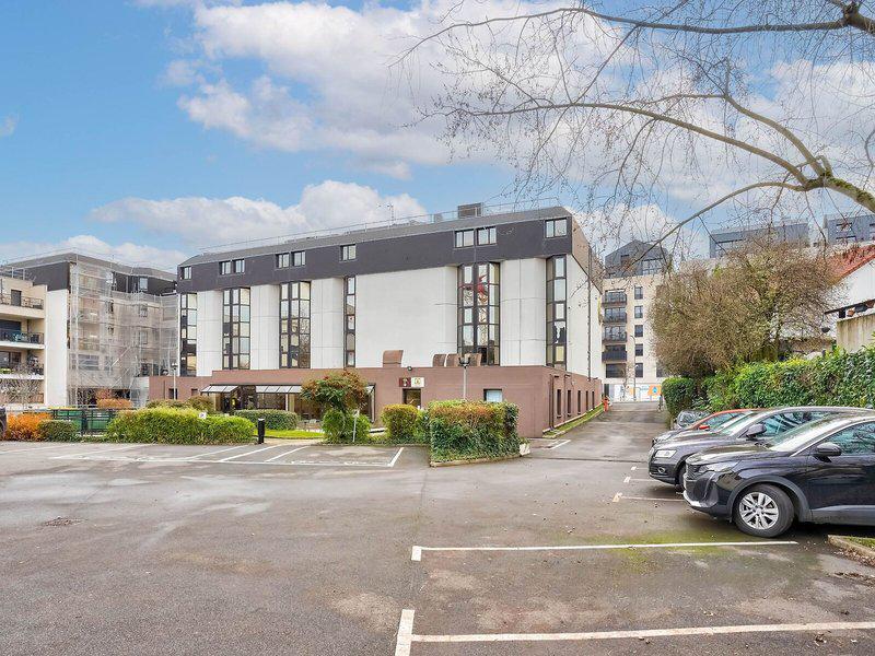 D90E1F63008B5135D641C0D73ADBCD2C