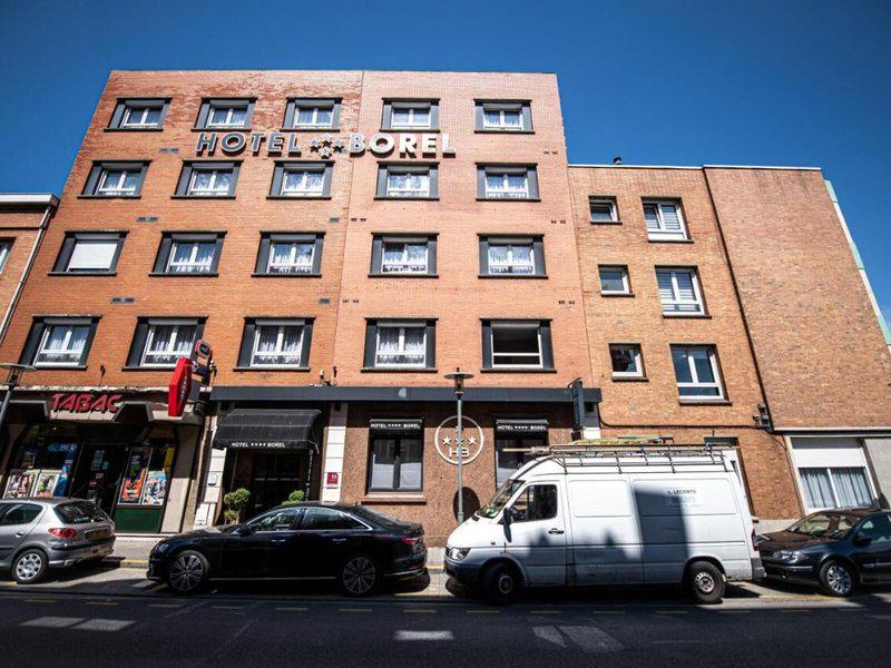 BC8239B141F93BE23EB77E457766BA94