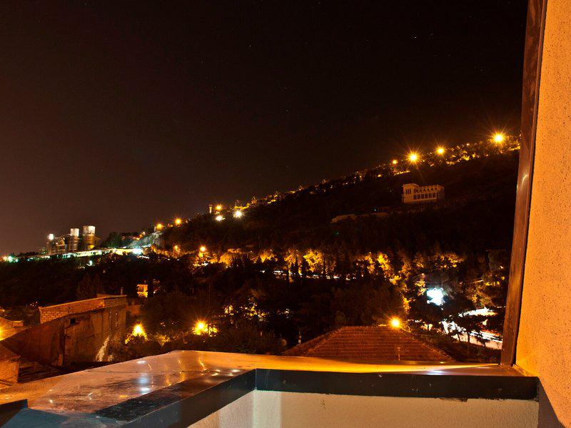 F8E69EE16A52C4F207E24CA53E85A1DF