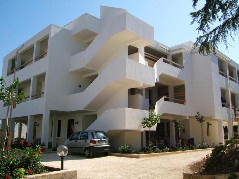 21303539F43A9B6FDA7D18F406142010