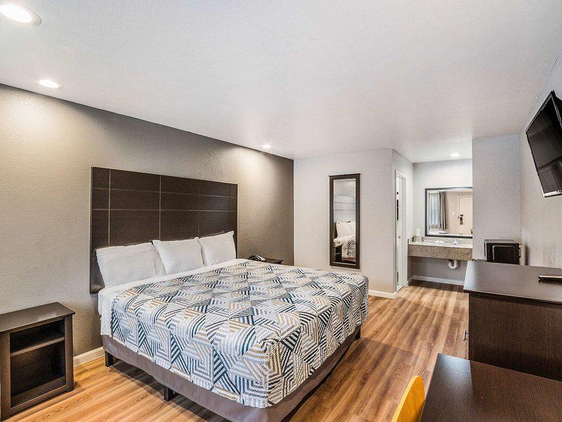 2208B95AD84407BDCD9B024652D4A55F