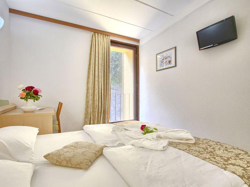 BFFF2AEBBBF08B1D4143770FB2602930