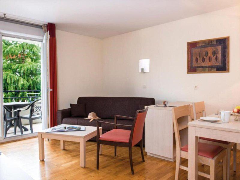 04C7DD49811FB06744BA6D5526603987