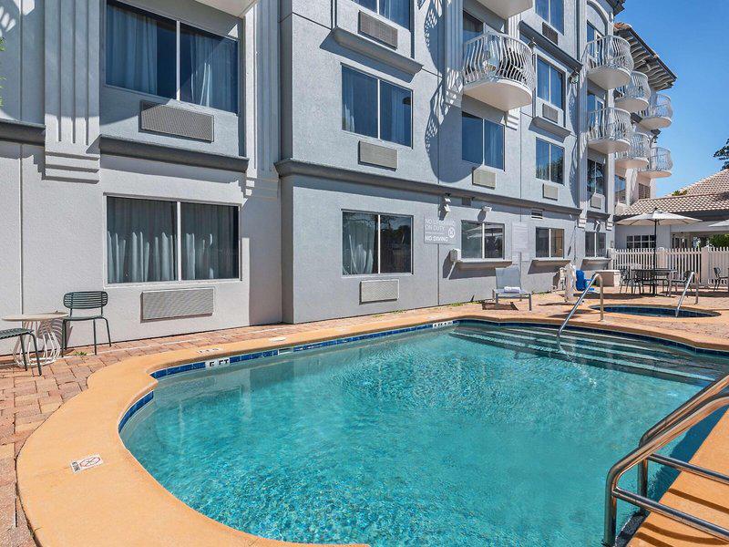 2FF34E298AA042DCAE8DE238AA5DD4CC