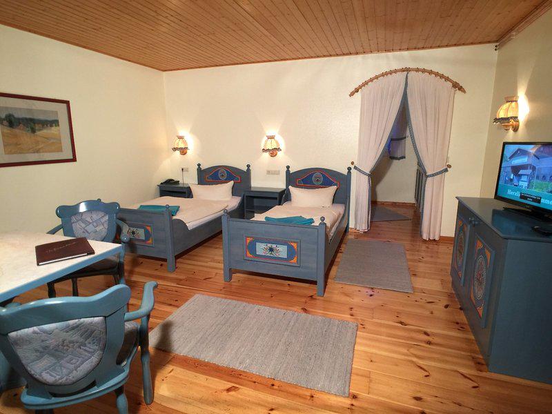 BA7AB6182609D61AC17B5C8E0A7043FC