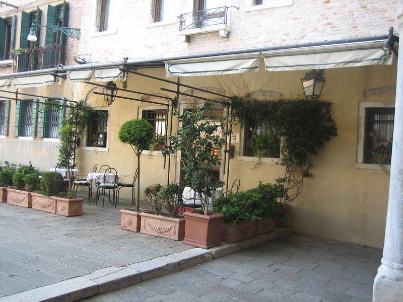 2BB018E4CEDB5321F6FC5A6869FEB3E4