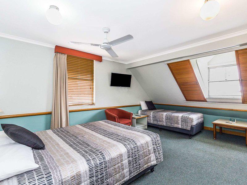 0F0CA1B1AE3F399F9652AEF323C5B3A7