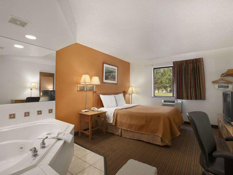 E246455B3BDFD303B1C7E29E1DE840BE