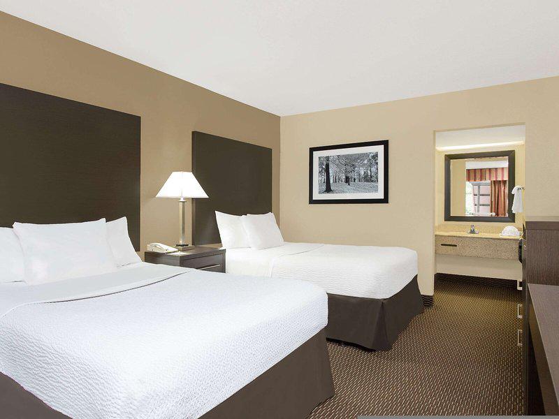 E49DC0713DB0AA986C0DF458F2573085