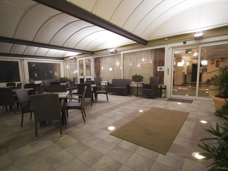 C0690DE7DCDC45D1DF93AB4126615C27