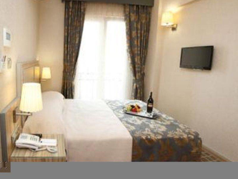 3702ECE26AF136688C86418DB6D628EA