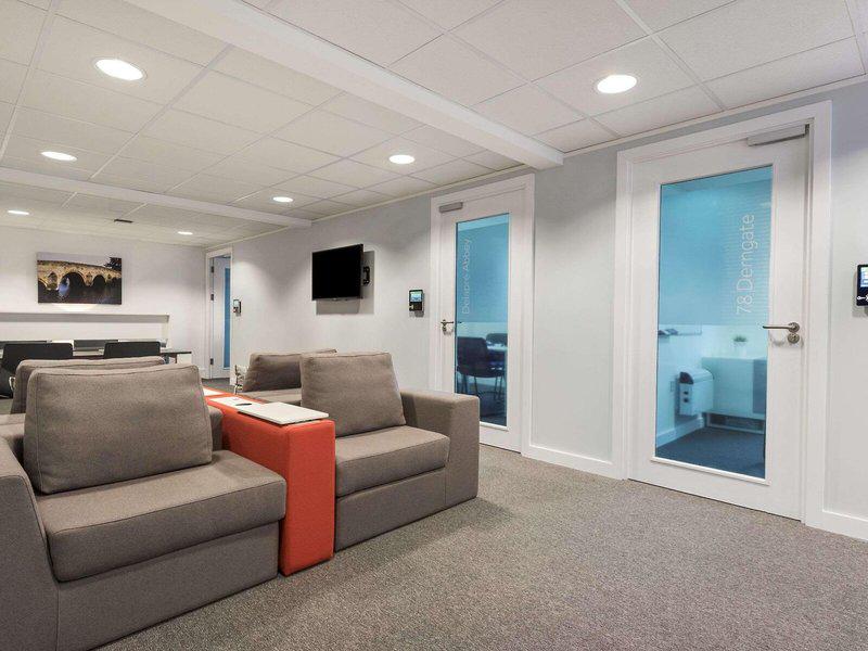 E8D2E4180C8ABD1B6A3F35D05D6779F1