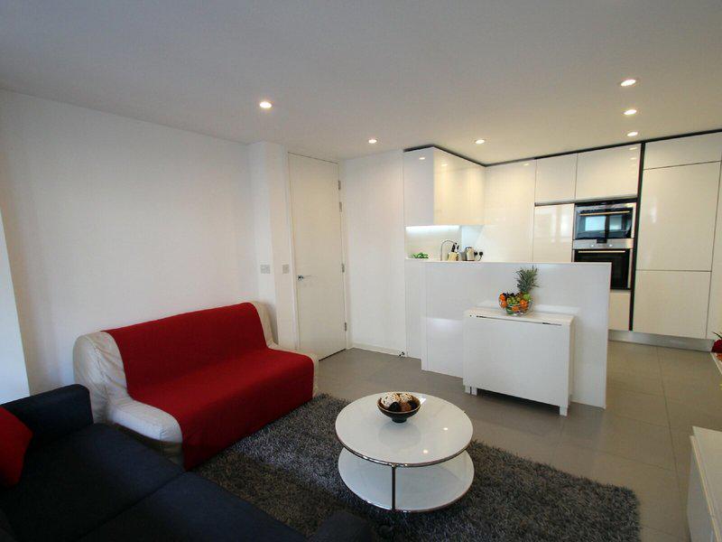 0FB9F598184AF4960F74A4557B6C5EF3