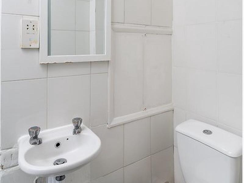 7E5EE5C0C83D38B9E282DB8721FF7F35