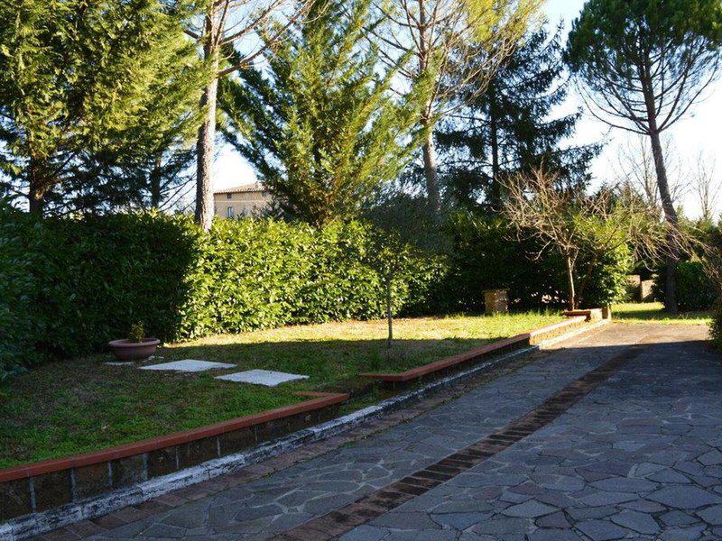 084C8256BA3D8B850E2EF24022182F3D