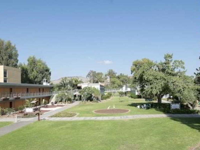 21A69DE1219F1C9CAA8A36F1C797B66C