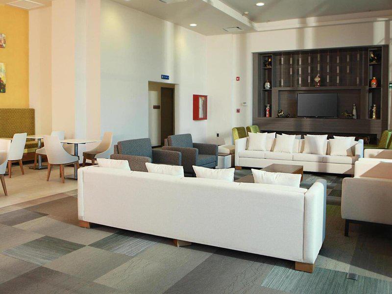 51ADA738817F83DCA480FB9662E3CCA0