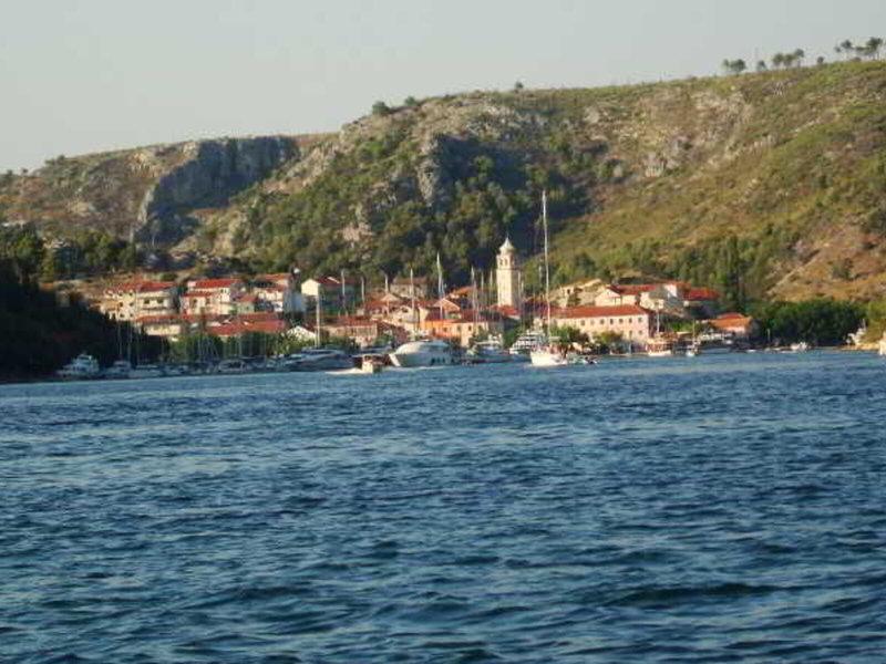 72F80EEF518FFCF440C4ACBA501618C7