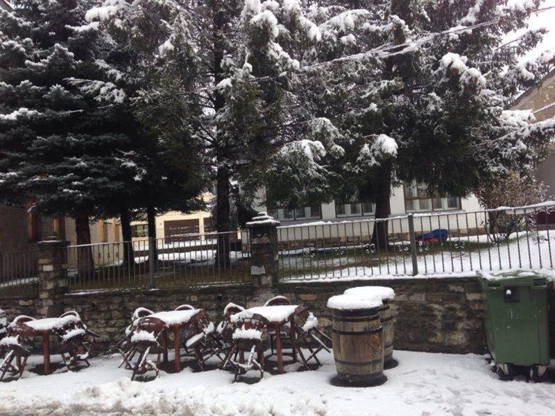 3F94443DC7A2663261A53246EAF17CAA