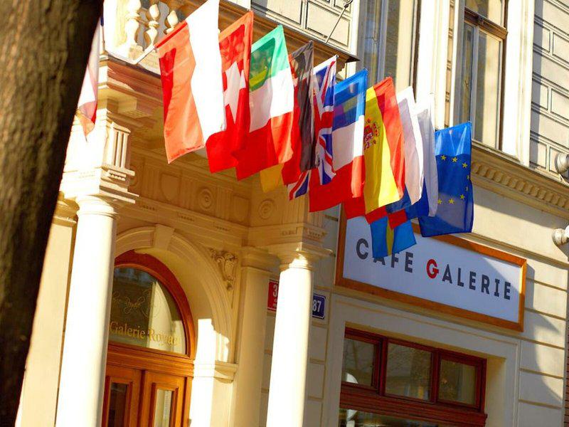 FB6274F6277A18D46F73DE06550262AB