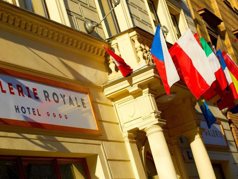 C8B9F76E8C37F483B13244BF03017592