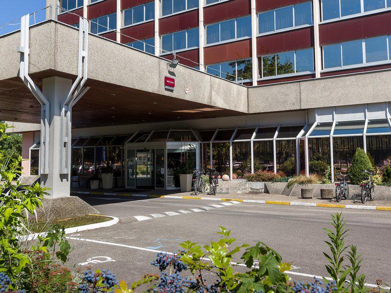 6C9B6254E25883F5C94DC82DF30249CB