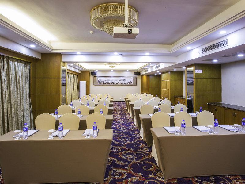 EEB57FBFE4EC37E29C006E39EB9A5CB8