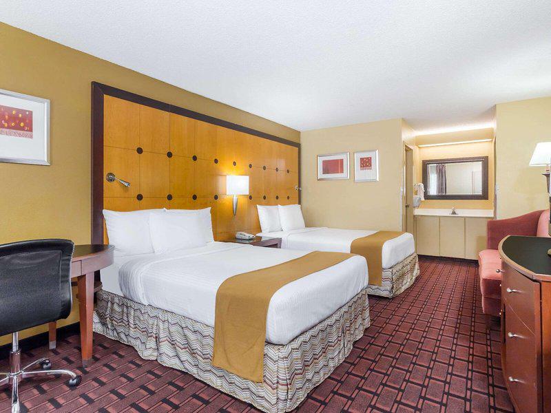 810617ED7DD8A26171E60C024736B9C5