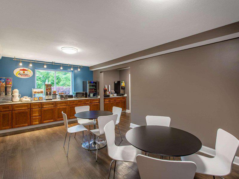 ABB81B0F30436FA646D35533F94D2F3C