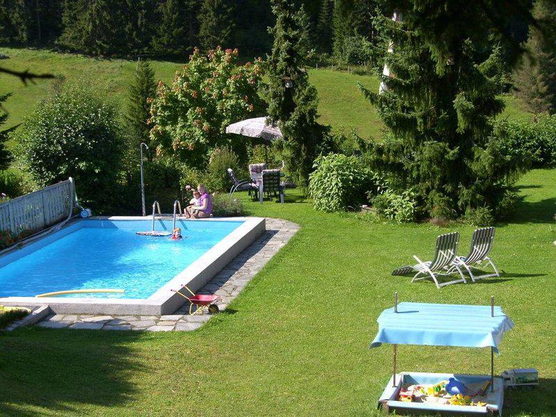 28FD1F702CA52E3AA327EC31DF0D7C0D