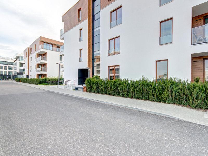 F74354D2E844CC05AFCA20BC943C004D