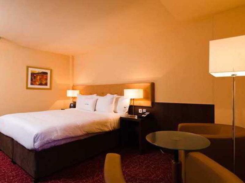 0944F9A9AFB08A3FC001296212D55BA1